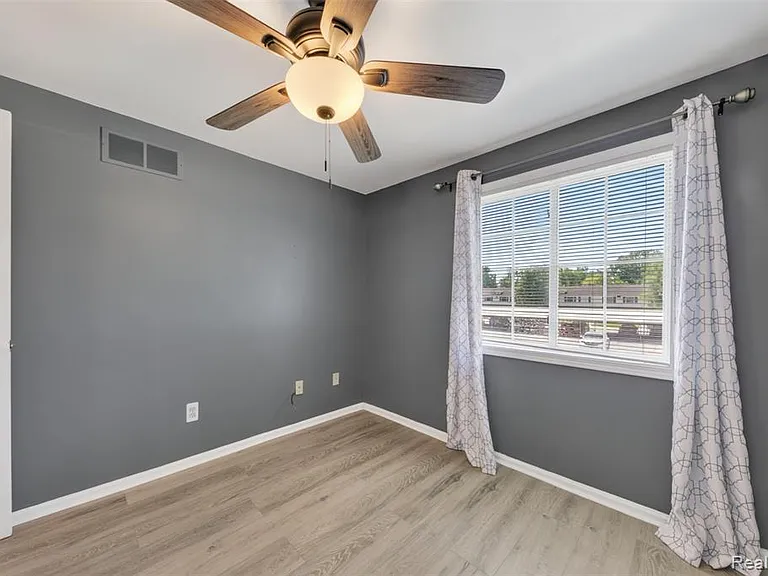 16515 Terrace Village Dr — Photo 38
