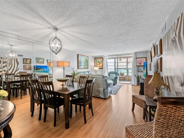 9461 Sunrise Lakes Blvd APT 207, Sunrise, FL 33322