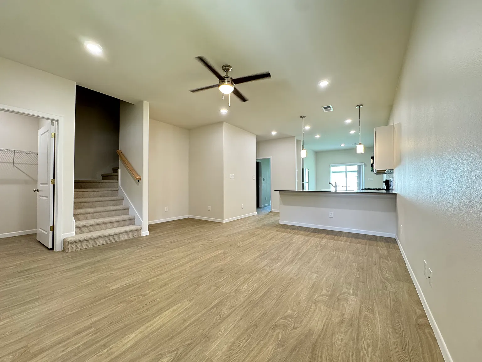 3 bed, 1386 sqft, $1,750 — Photo 3