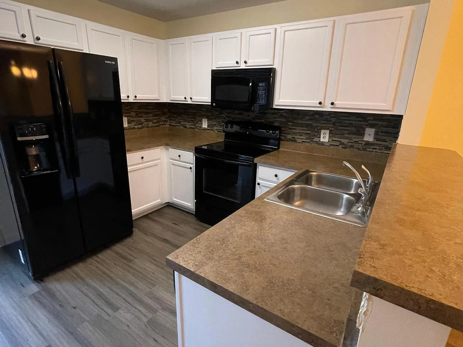2 bed, 2.5 bath, 1216 sqft, $1,700 — Photo 4