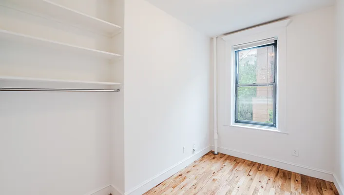 Rented by Guy Goldman, LREB | media 4