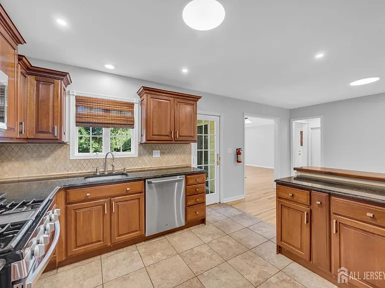 1430 Kearney Dr — Photo 21