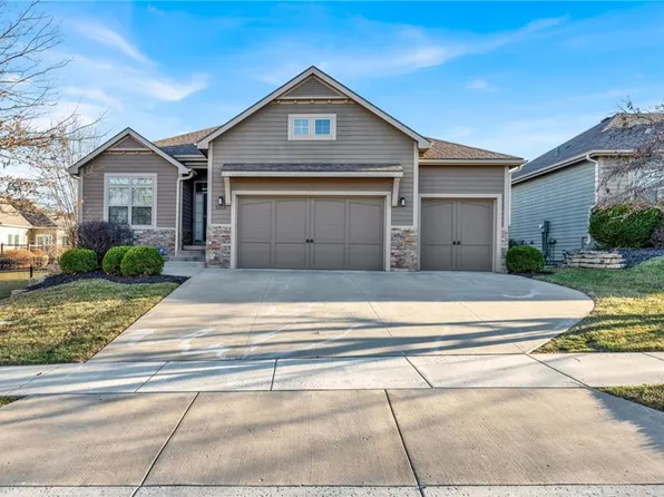 5215 Brown Ln, Lawrence, KS 66049