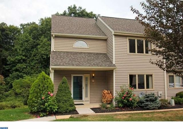 1st image of 104 Yellowwood Dr