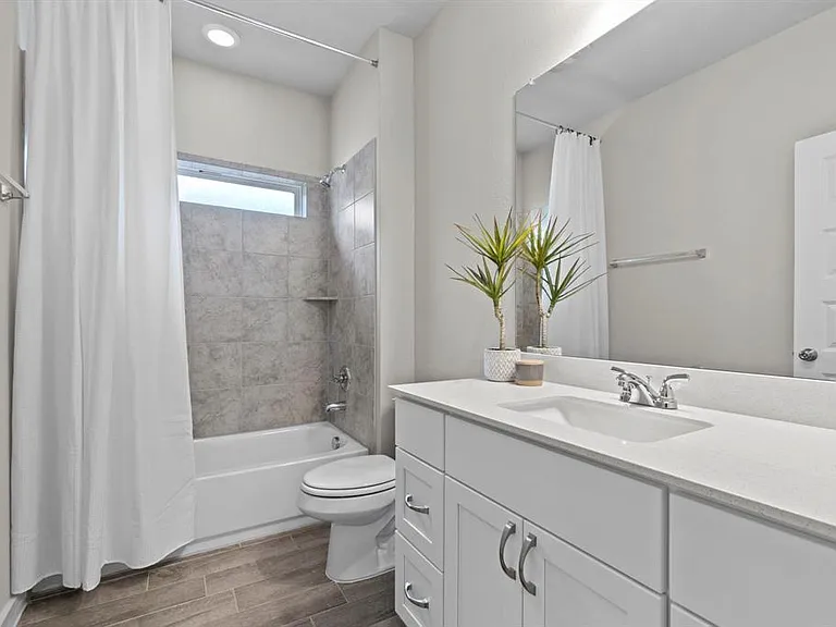 228 Appleberry Ln — Photo 16