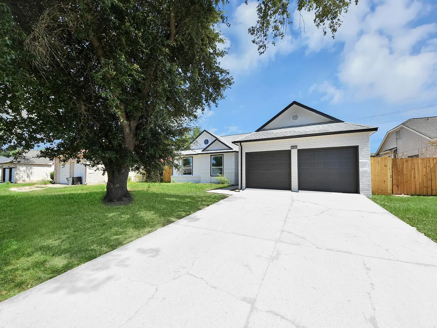 3 bed, 2.0 bath, 1729 sqft, $2,200 — Photo 2