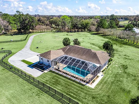 3rd image of 3030 NW 95th Avenue Rd