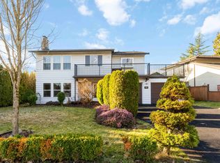 9113 145a St, Surrey, BC V3R 7L6