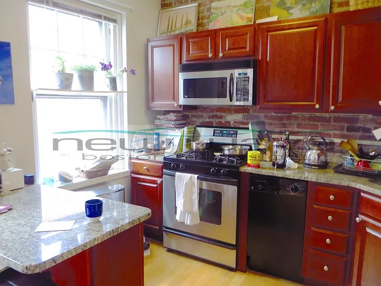 68 Phillips St #5 — Photo 8