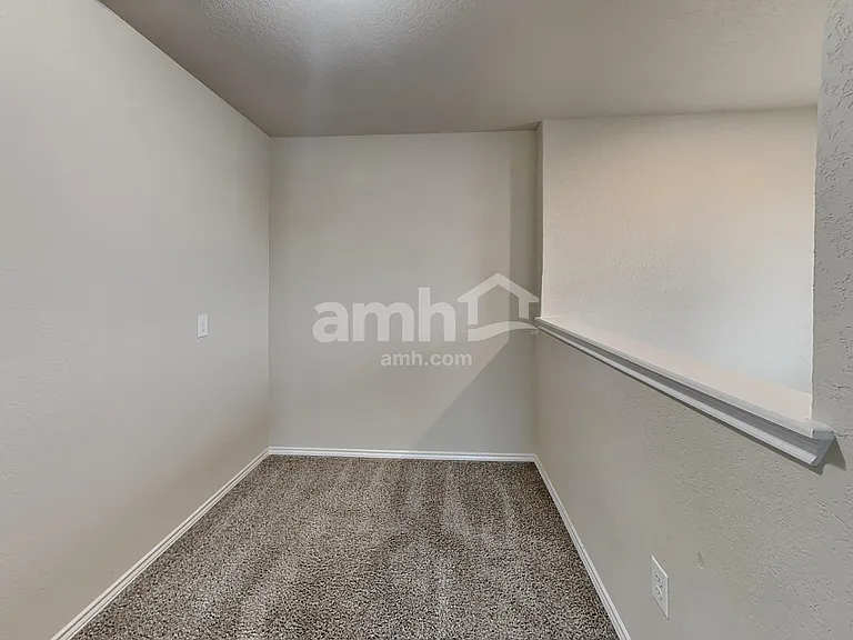 719 Red Barn Bnd — Photo 9
