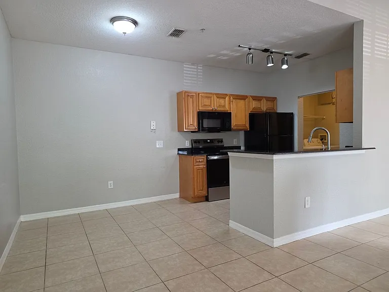 826 Grand Regency Point #202 — Photo 9