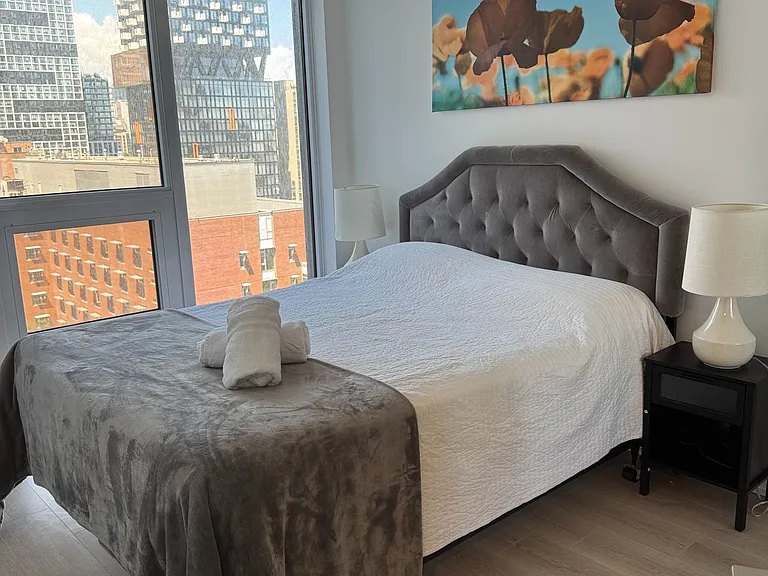 100 Queen St E #1117 — Photo 3