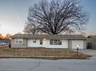 202 N Parkview St, Coffeyville, KS 67337
