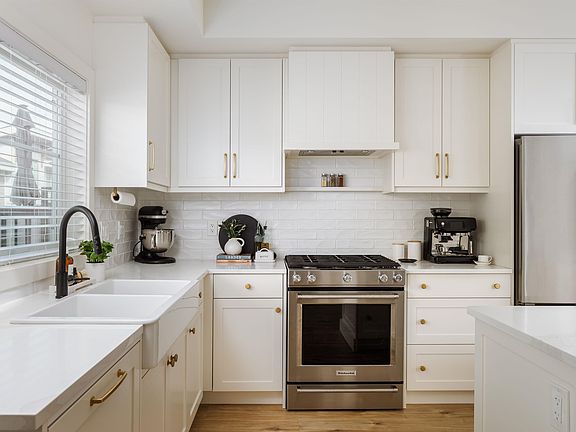 3rd image of 23183 136th Ave #11
