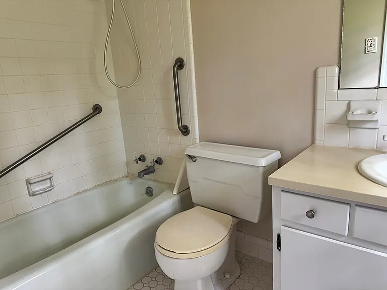2714 Pine Manor Ln — Photo 6
