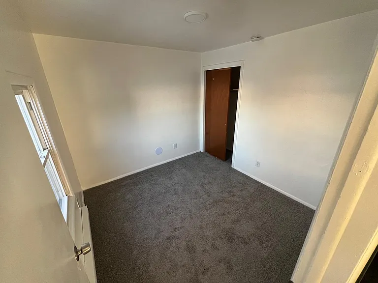 405 Ash St #4 — Photo 4
