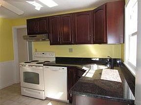 4th image of 18 Woodway Dr
