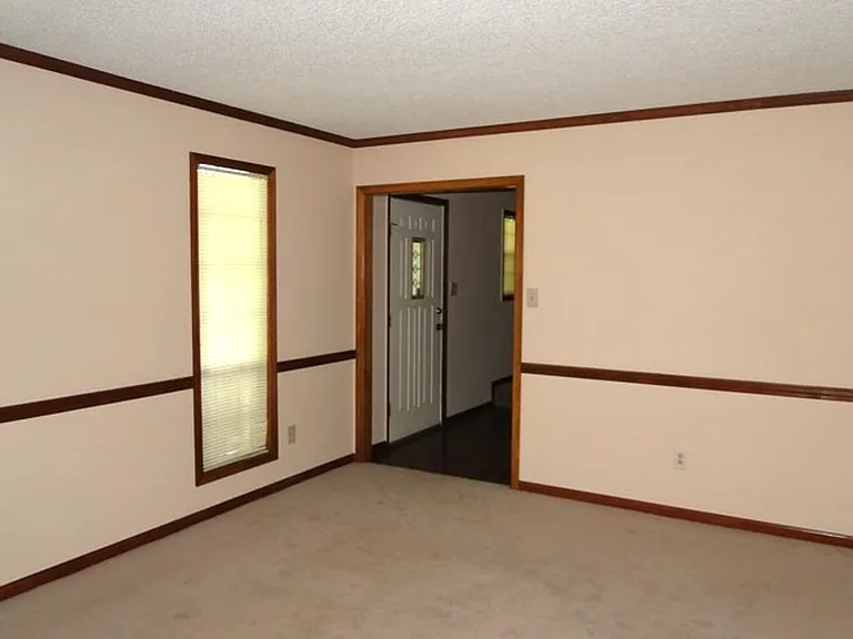 103 Hunters Gln — Photo 2