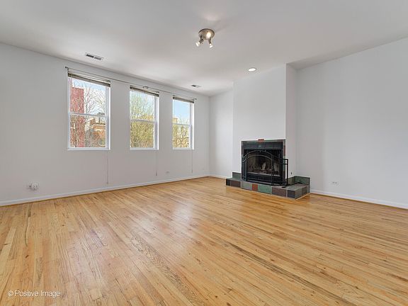 2nd image of 1643 W Le Moyne St #2