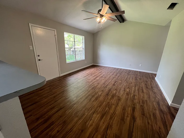 5337 Avenue C — Photo 19