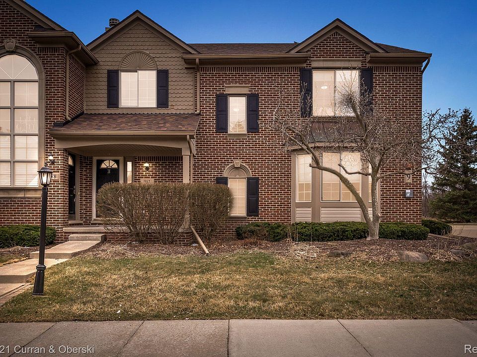 1st image of 352 Sheffield Ct #18