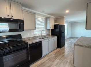 5425 Valley Dr Trailer 42, Bettendorf, IA 52722