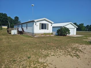 9479 Bailey Rd, Howard City, MI 49329