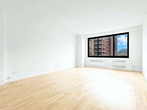 3rd image of 25 W 132nd St APT 8L