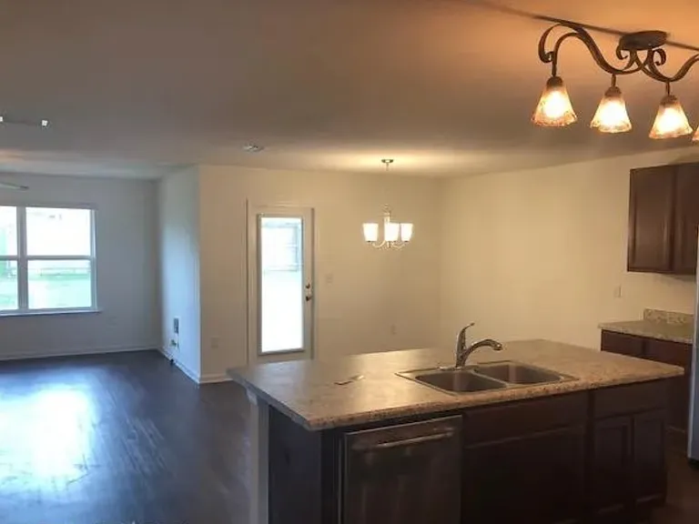 10373 Shetland Dr — Photo 3