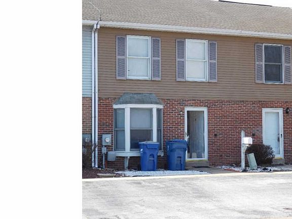 2nd image of 325 Thayer Ct