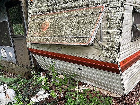 4th image of 163 Commanche Dr