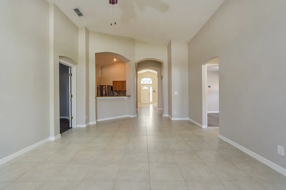 4 bed, 2.0 bath, 1798 sqft, $2,520 — Photo 3