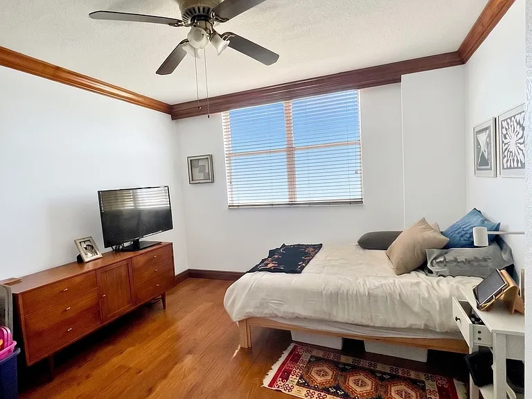 1625 Kennedy Cswy #607 — Photo 8