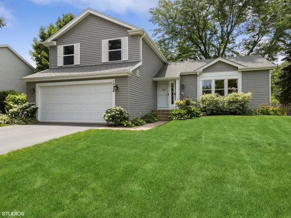 1034 Woodbridge Dr, Cary, IL 60013