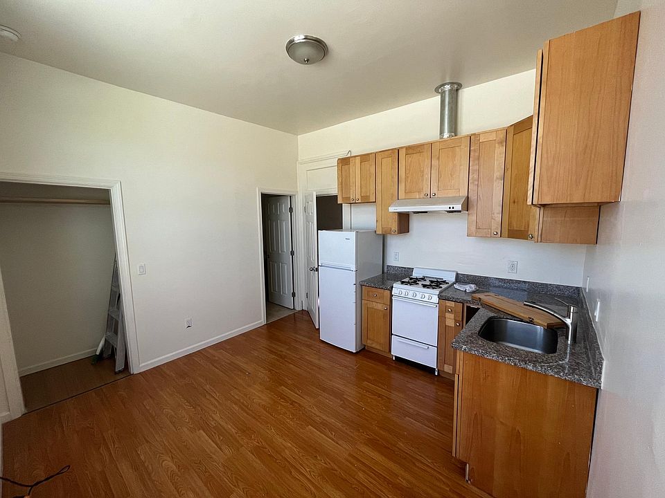 1st image of 3156 24th St #5