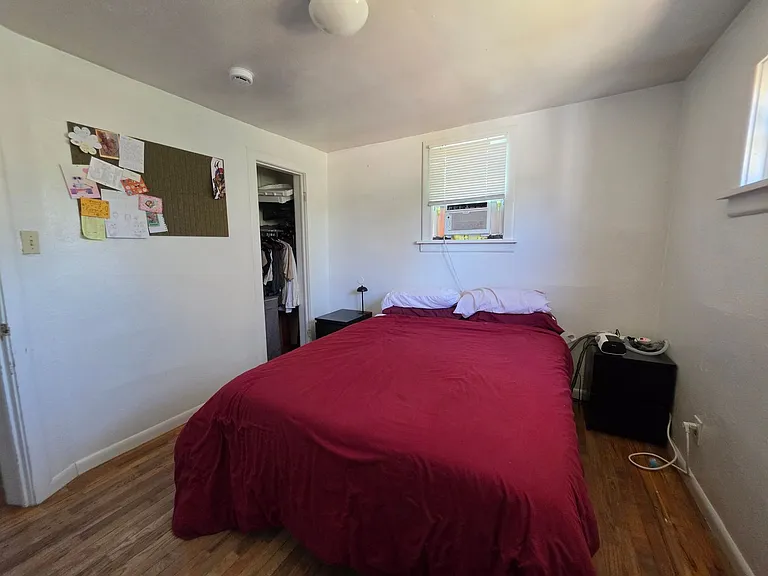 813-825 Lee Ave — Photo 9
