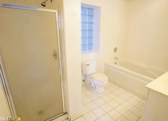 5th image of 1537 N Western Ave #1