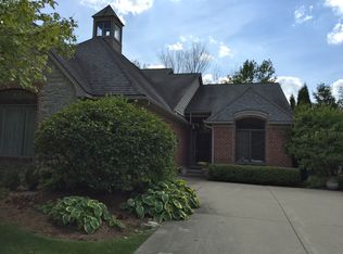 4715 Oakhurst Ridge Rd, Clarkston, MI 48348