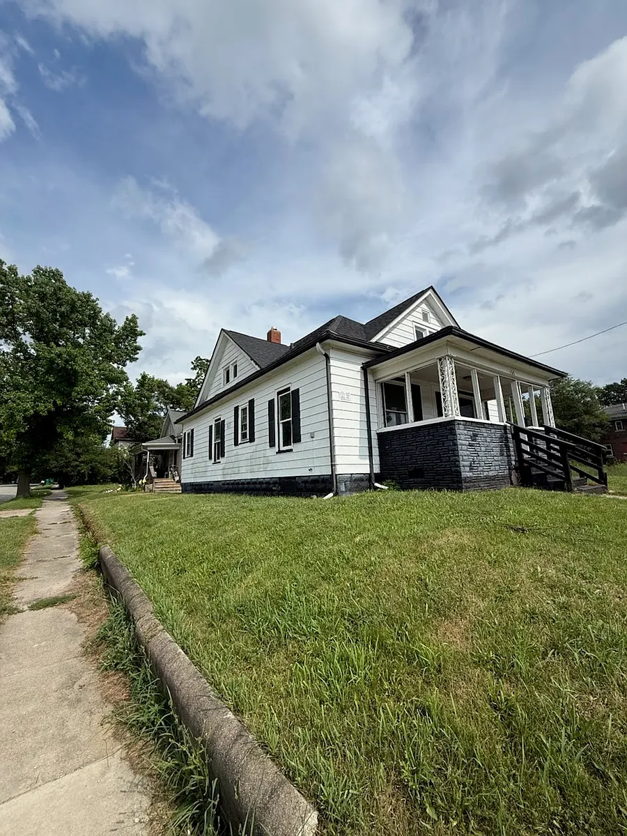 Building Photo - 160 N Hilton St #1