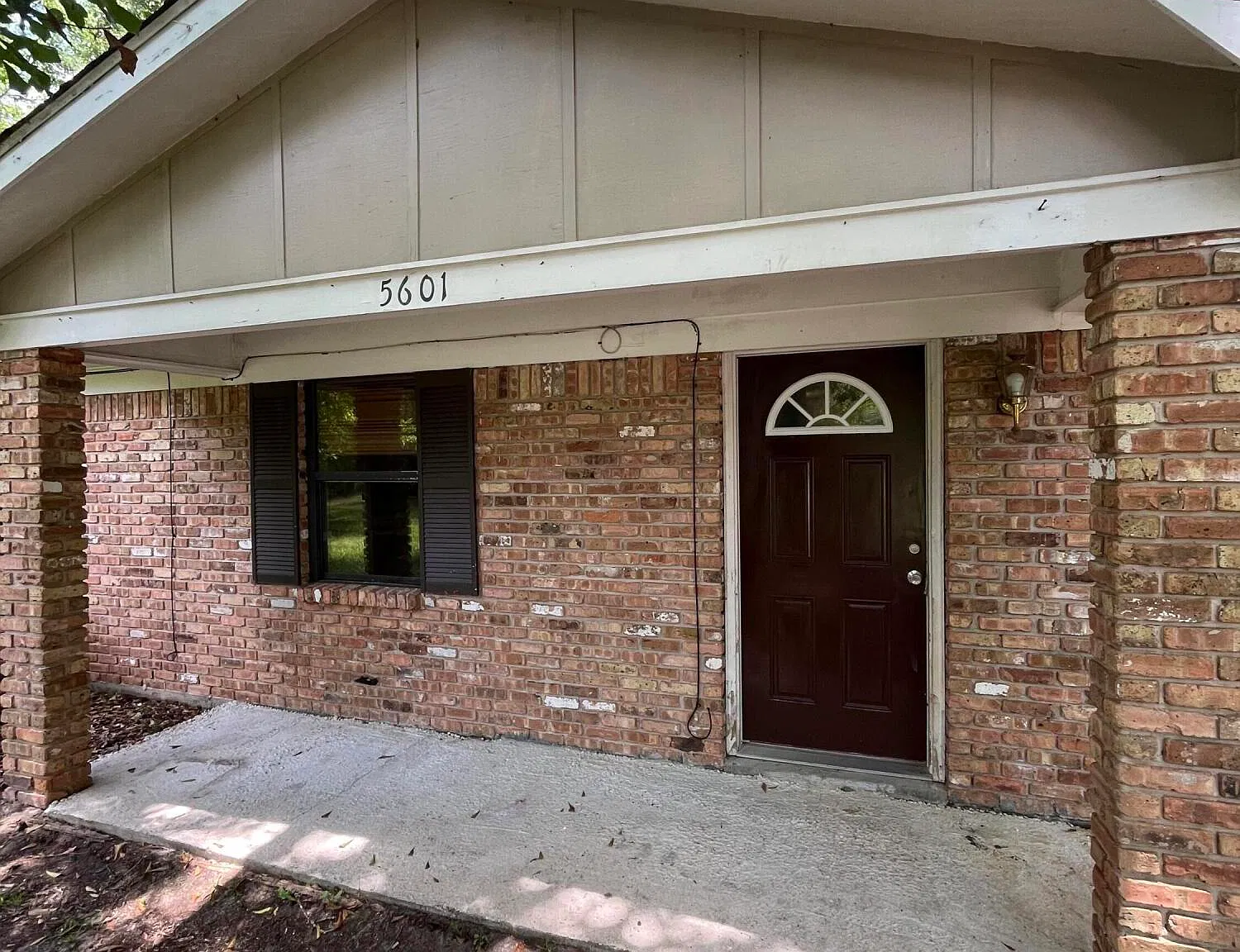 3 bed, 1.5 bath, 1130 sqft, $1,100 — Photo 2