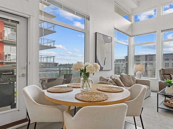 4th image of 3263 Pierview Cres #502