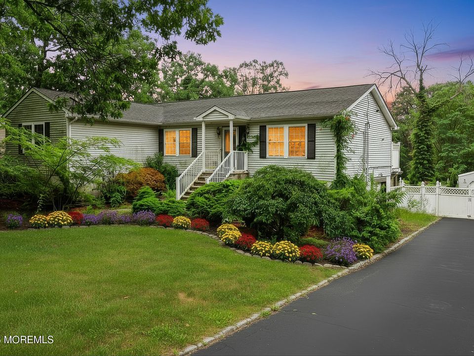 1st image of 2121 Ridgeway Road