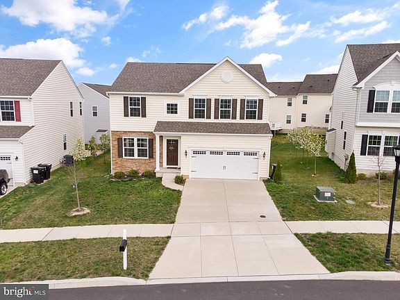 2nd image of 370 Tiger Lily Dr
