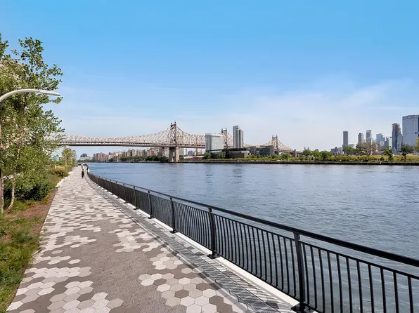 25 Sutton Place South image 18 of 20