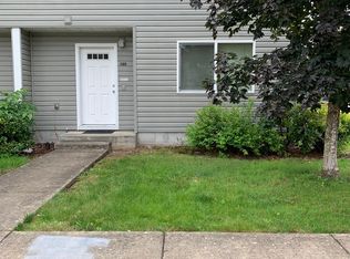 1109 E Chamberlain Ave, Cottage Grove, OR 97424