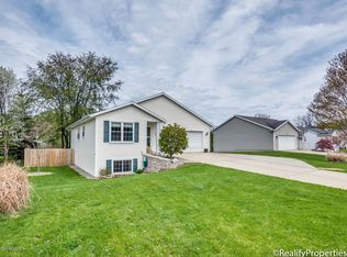 2847 Hagerview Ct, Jenison, MI 49428