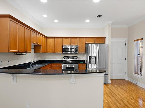 5th image of 114 Valencia Cir