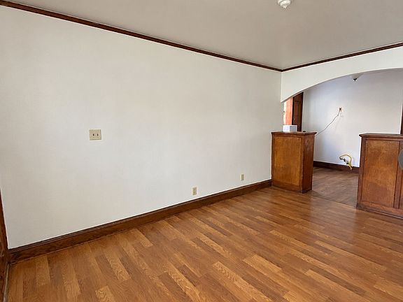 5th image of 2260 S 7th St