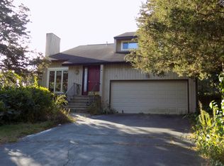 14 Collingwood Dr, Cranston, RI 02921