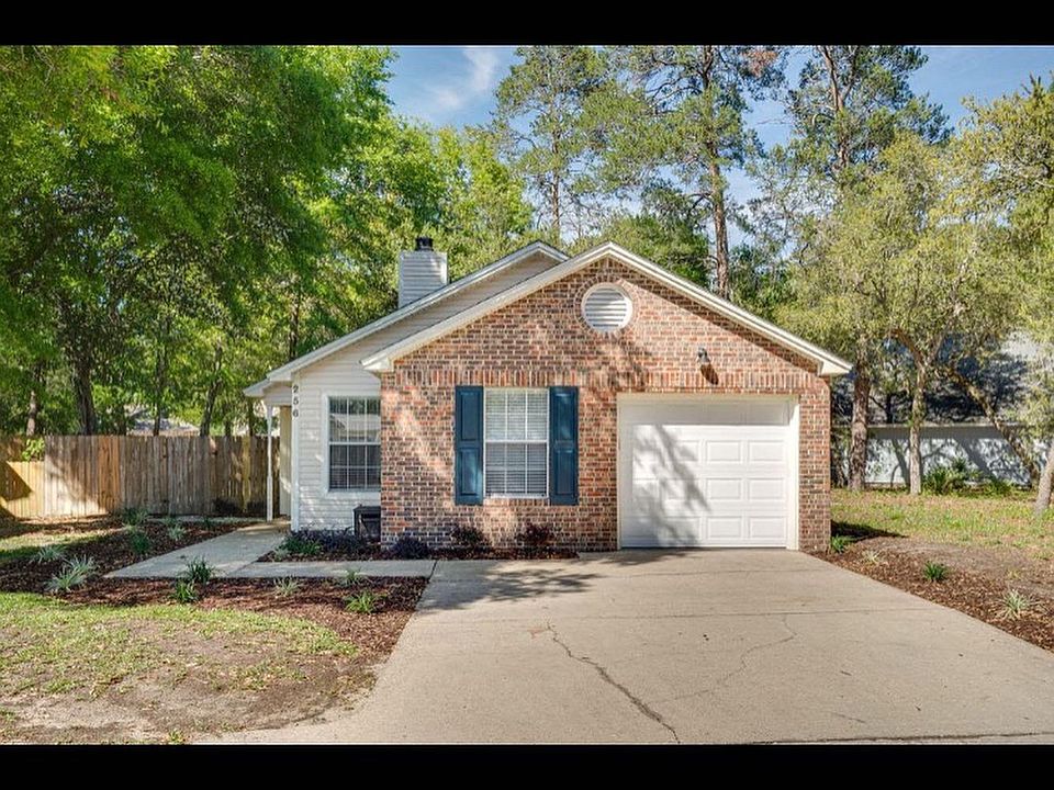 1st image of 256 Parkwood Cir